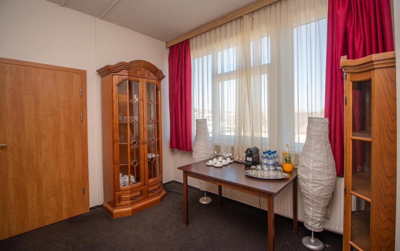 Fordan Hotel Pécs Exterior foto